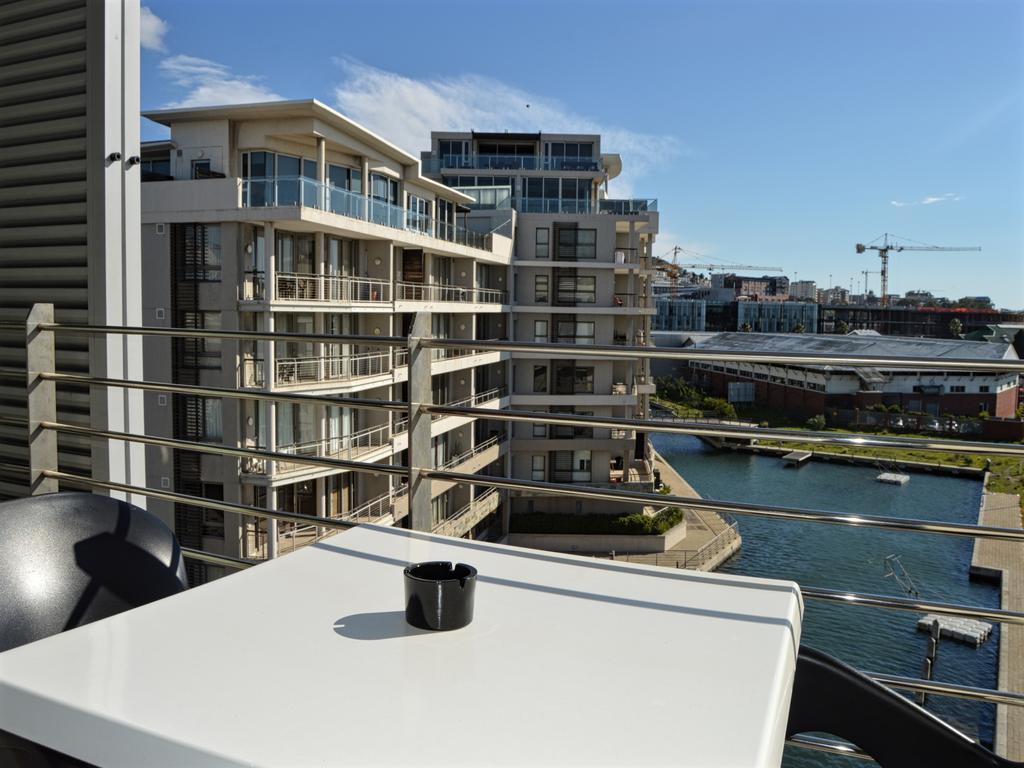 Harbour Bridge Luxury Apartments Kapstaden Exteriör bild